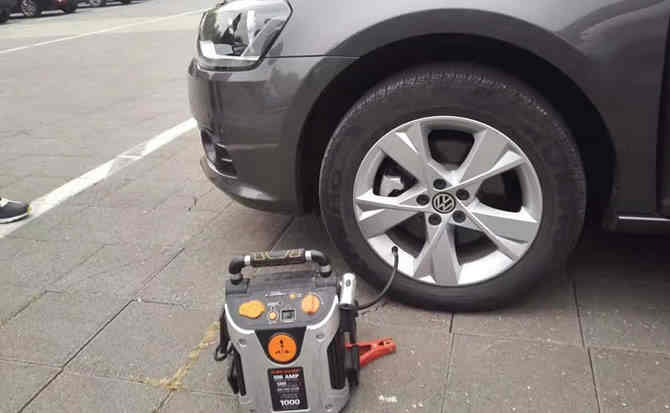 红安汽车搭电案例